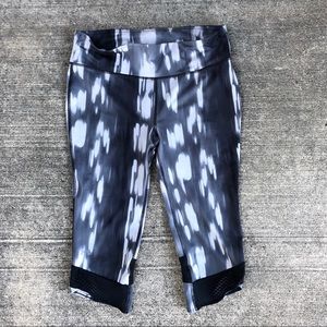 Under Armour Capri Leggings, Large